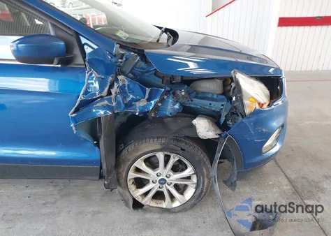 2019 Ford Escape Se from USA, damaged, VIN 1FMCU9GD0KUA83578
